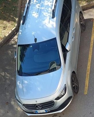 Mercedes Classe T180 per trasporto disabili