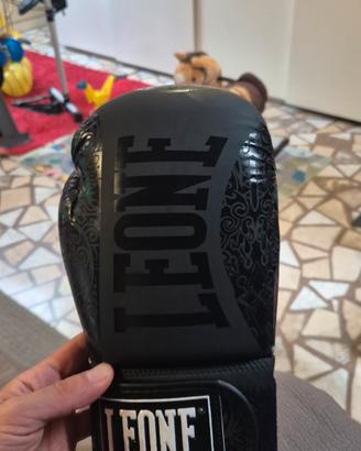 guantoni 10Oz Leone come nuovi!