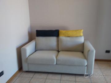 divano due posti ikea