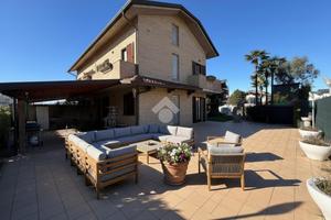 PORZIONE DI BIFAMILIARE A SEVESO