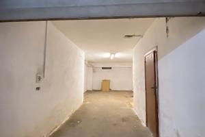 VIA SPAZZILLI; Box Auto 50MQ in Parco FL168