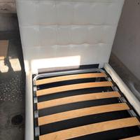 Letto singolo in pelle bianco