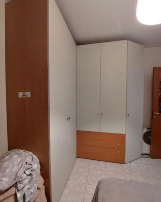 Armadio ciliegio ante celeste