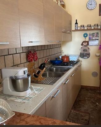 CUCINA COMPONIBILE COME NUOVA