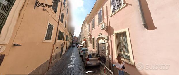 Loft in zona tivoli con balcone