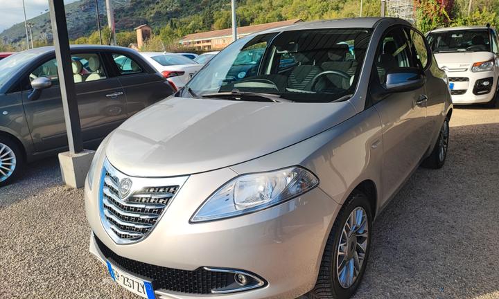 Lancia Ypsilon 1.2 69 CV 5 porte S&S Platinum