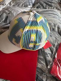 Cappello ferrari con busta