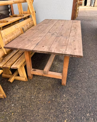 Tavolo da esterno in legno massello di abete