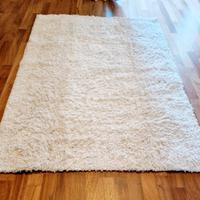 Tappeto moderno color crema a pelo lungo 180 x 120