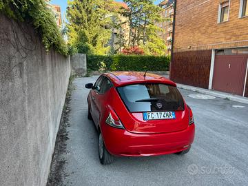 Lancia y 2016
