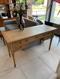 Scrivania in legno