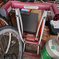 Attrezzo per braccia