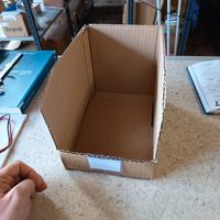 scatole di cartone a bocca di lupo