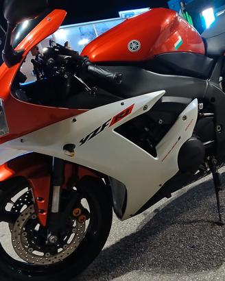 yamaha r1 