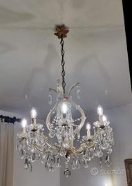 Lampadario a gocce in stile Maria Teresa