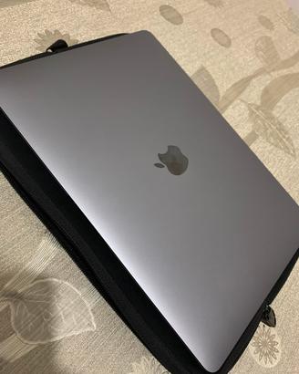 Apple MacBook