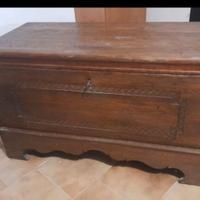 cassapanca in noce artigianale