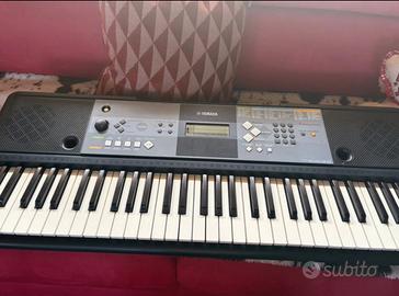 piano YAMAHA