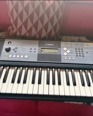 piano YAMAHA
