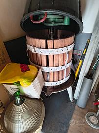 Attrezzatura per vinificazione