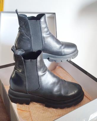 Stivaletto nero 
