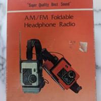 radio vintage con cuffie  pieghevole 