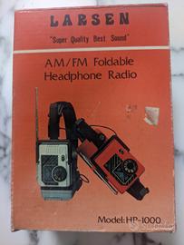 radio vintage con cuffie  pieghevole 