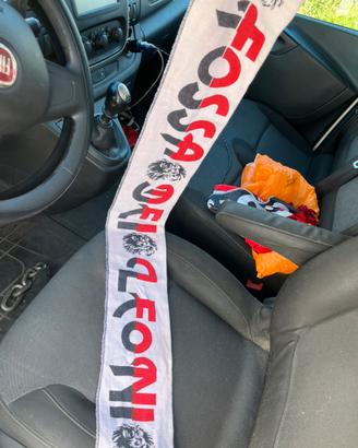 Sciarpa fossa dei leoni curva sud milan