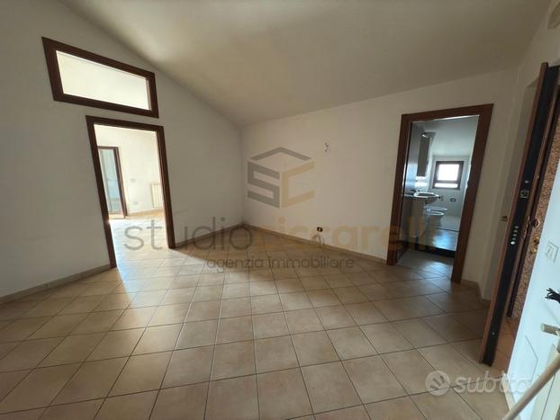 App.to 3 Vani In Condominio Signorile Zona Central