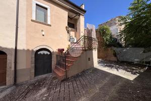 3 LOCALI A BARISCIANO