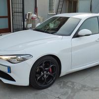 Giulia Tb 200cv Benzina