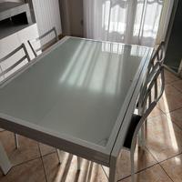 Tavolo da pranzo allungabile + 8 sedie