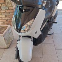 Yamaha xmax 250