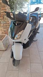 Yamaha xmax 250