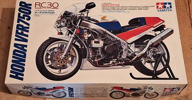 Modellino Honda VFR750R RC30