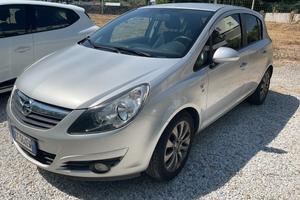 Opel Corsa 1.2 5 porte Cosmo