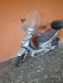 Beverly 200 anno 2003