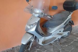 Beverly 200 anno 2003