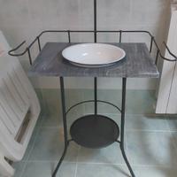Lavamani vintage in ferro con bacinella in metallo