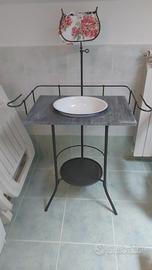 Lavamani vintage in ferro con bacinella in metallo