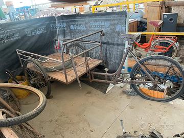 Bicicletta da trasporto antica