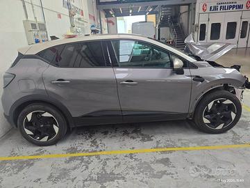 Auto Renault Captur incidentata 11/2024