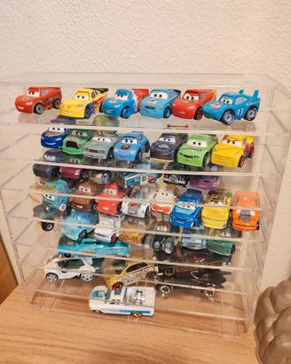 Macchinine Disney Cars e Hot Wheels con espositore