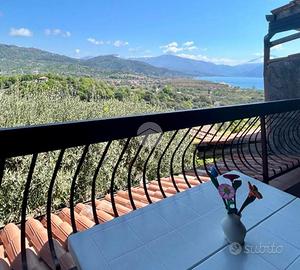 VILLA A SCHIERA A SANTA MARINA