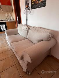 Divano due posti Ikea