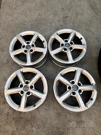 4 cerchi usati 16 pollici Lega ORIGINALI AUDI Q2 A