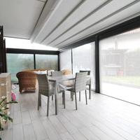 VILLA A SCHIERA A MARIANO COMENSE