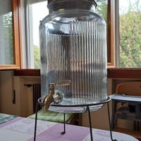 Dispenser con rubinetto 