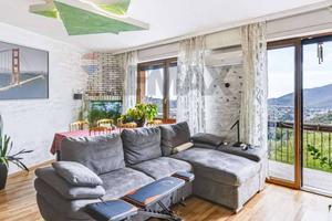 Appartamento di 114 m² con 3 locali e box auto a V