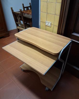 tavolino porta computer con rotelle 